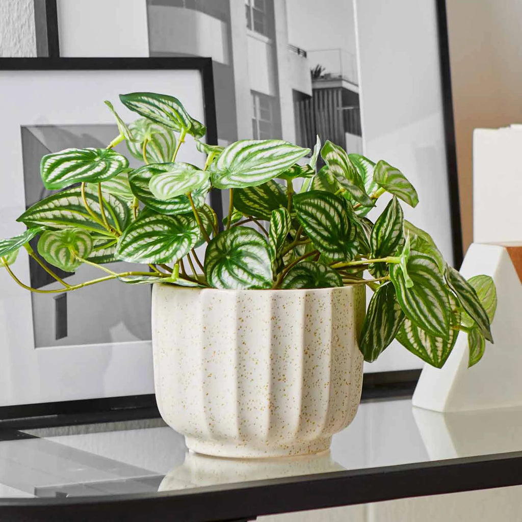 4.5" Speckled Ribbed Ceramic Vase, Cream White, 1 - Piece